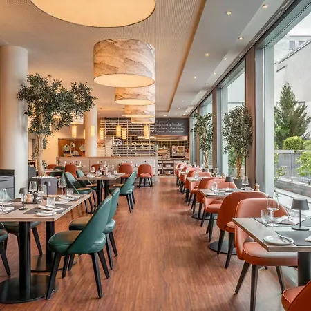 Courtyard By Marriott Center Отель