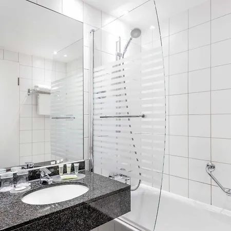 Courtyard By Marriott Center Hotel 4*