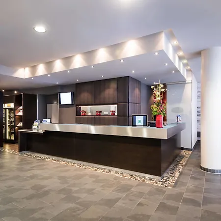 Courtyard By Marriott Center Monachium