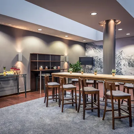 Courtyard By Marriott Center Hotel 4*