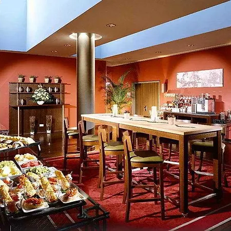 Courtyard By Marriott Center Hotel 4*