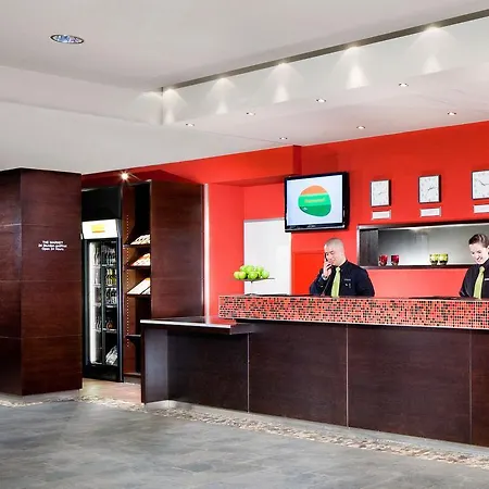 Courtyard By Marriott Center Hotel 4*