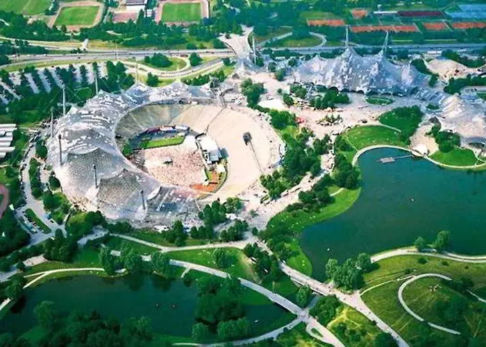 Courtyard By Marriott Center