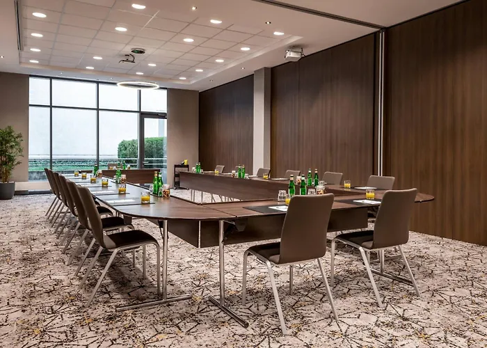 Courtyard By Marriott Center