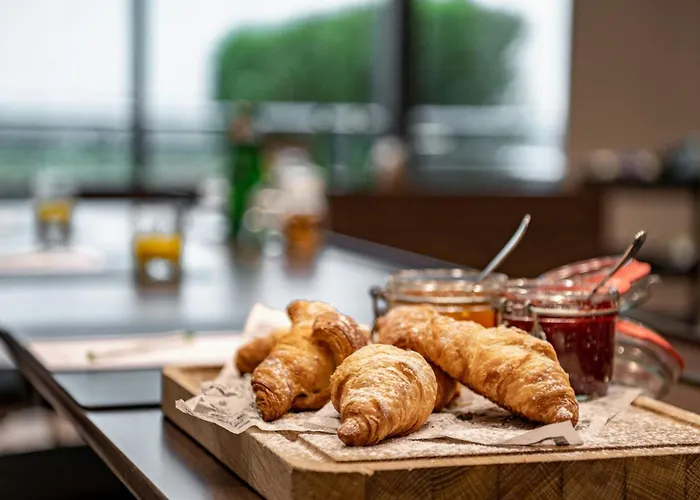 Courtyard By Marriott Center Hotel 4*