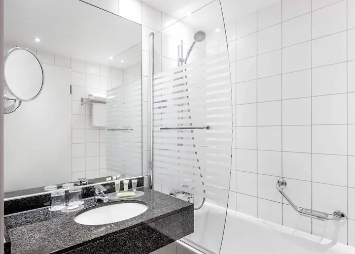 Courtyard By Marriott Center Hotel 4*