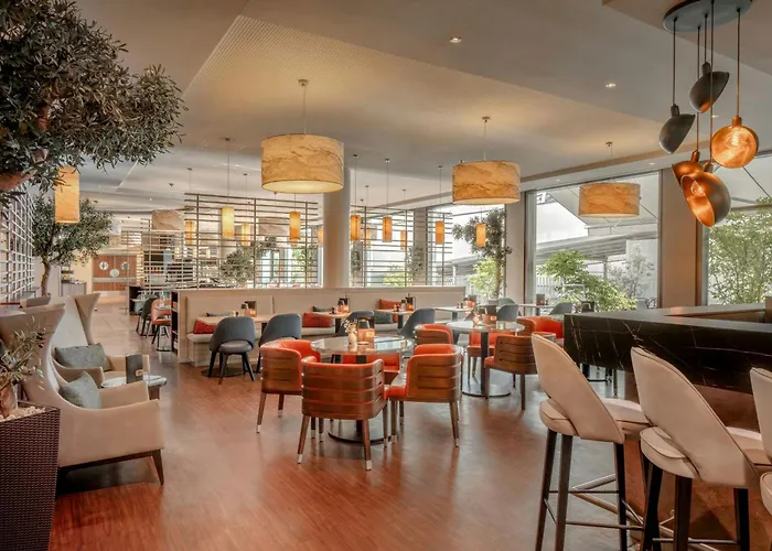 Courtyard By Marriott Center