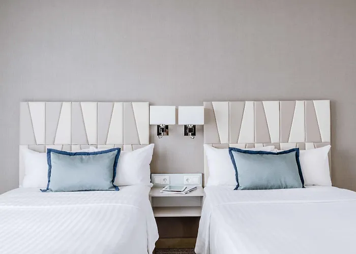 Courtyard By Marriott Center