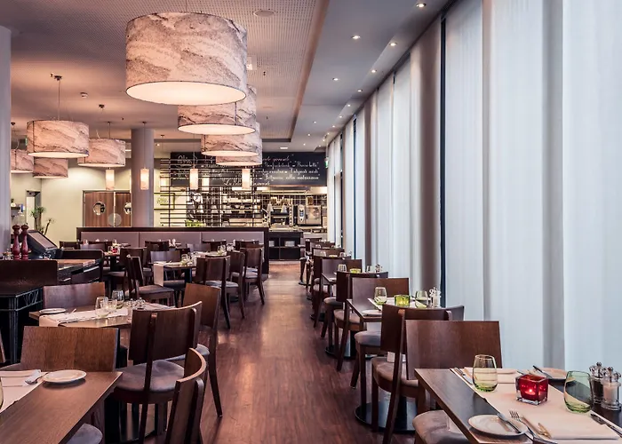 Courtyard By Marriott Center 4* München