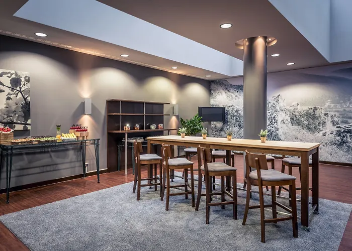 Courtyard By Marriott Center Hotel 4*