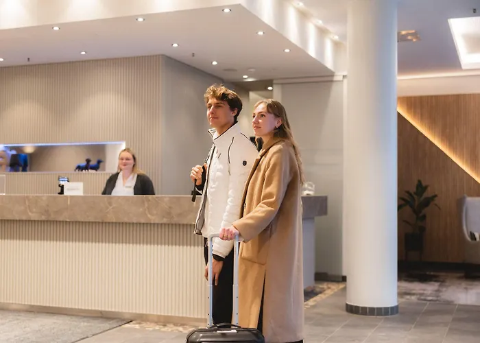 Courtyard By Marriott Center Hotel