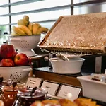 Courtyard By Marriott Center Hotell 4*