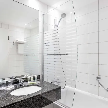 Courtyard By Marriott Center Hotel 4*