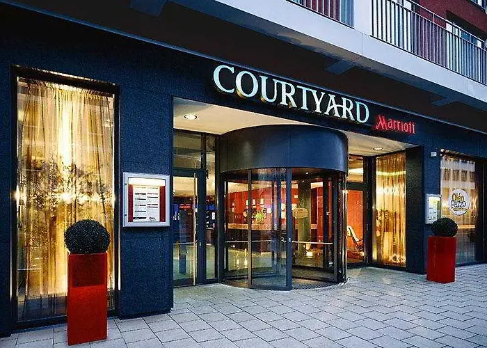 Courtyard By Marriott Center Monachium