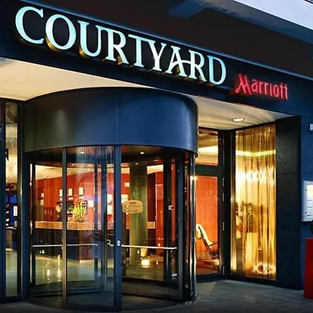 Courtyard By Marriott Center Monachium