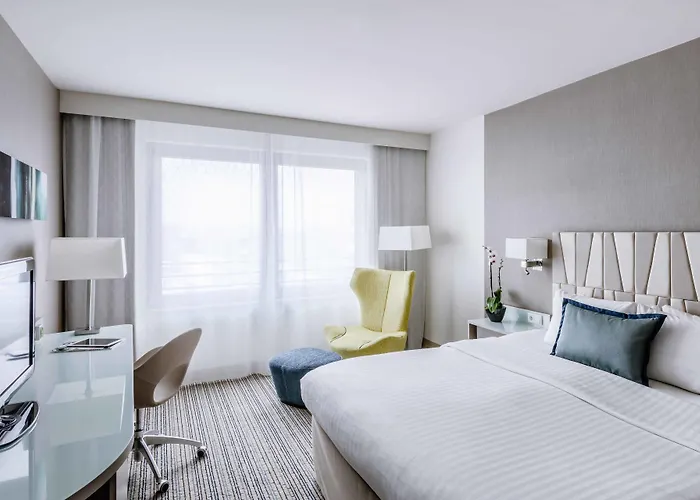 Courtyard By Marriott Center