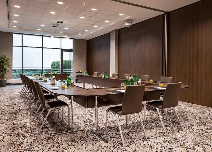 Courtyard By Marriott Center Otel